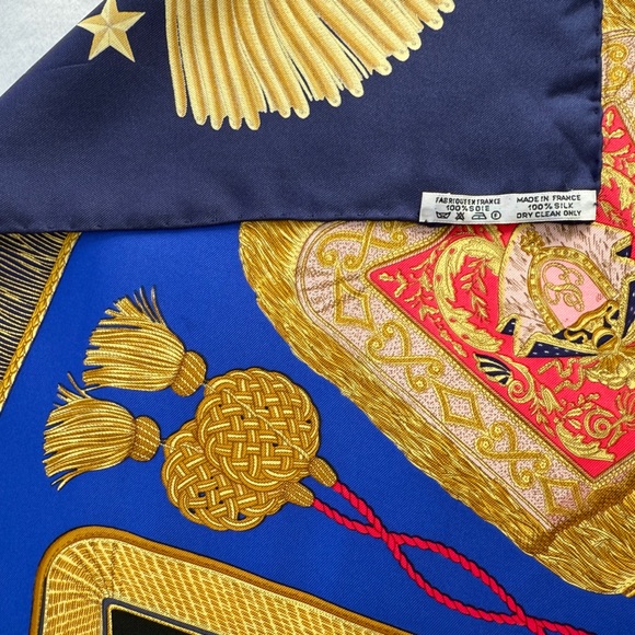 [SOLD]  Authentic Hermès “Poste et Cavalerie” Silk Scarf - Picture 11 of 13